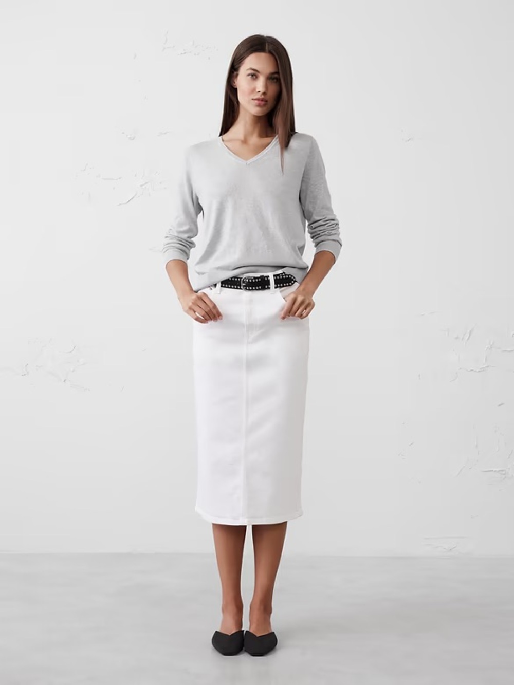Banana Republic FOREVER V-NECK SWEATER in XXS never worn